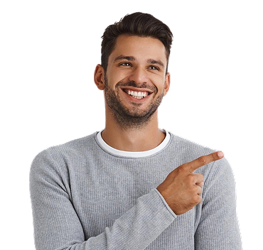 Hombre sonriente señalando hacia los requisitos de participación en el programa Tu Negocio en Línea