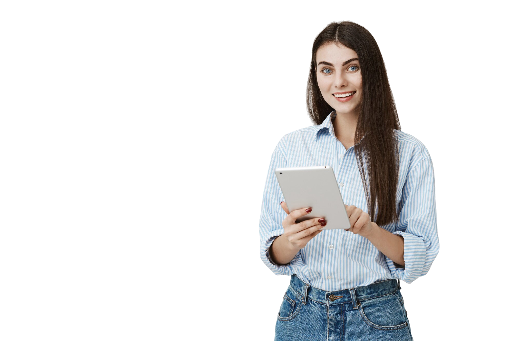 Mujer sonriente sosteniendo una tableta digital viendo los beneficios de Tu Negocio en Línea